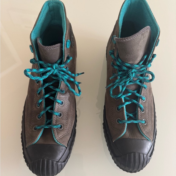 Converse Gray and Blue High-Top Sneakers with Suede Finish - Picture 2 of 6